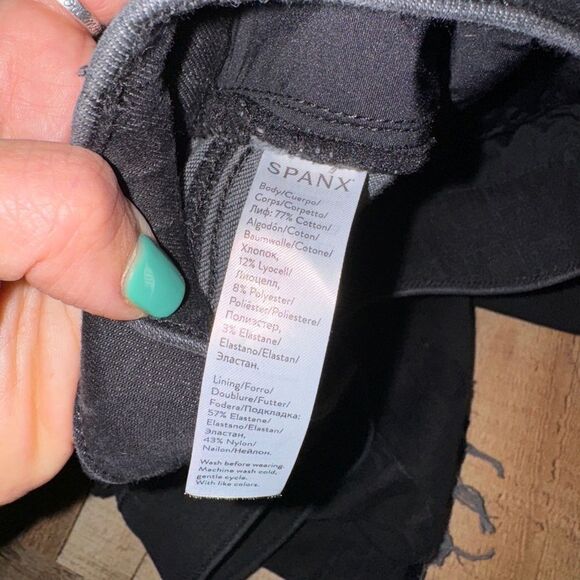 Spanx Vintage Distressed Ankle Skinny Jeans Size Large Black 20213R 
Size L - Picture 8 of 11